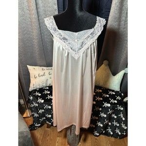 Vanity Fair Vintage Nylon Pink Lace Embroidered Nightgown Lingerie